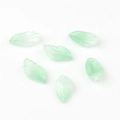Détail de six pétales de verre vert translucide pour épingles à cheveux faites main - Vert