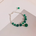 Pulsera de cuentas de calcedonia verde con detalles plateados y cadena ajustable - Pulsera de Ágata de Electroforesis de Plata Gruesa