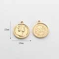 Detailed view of 18mm golden queen coin charms with 22mm height for DIY jewelry - Gold Dos Pesos Style (03)