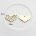 Vue détaillée de pendentifs cœur de 19 mm avec zircons blancs et dimensions pour DIY - Style Grand Cœur Pavé Doré (07)