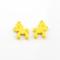 Dettaglio dei ciondoli a forma di cavallo giallo per gioielli fai-da-te e bracciali - Giallo