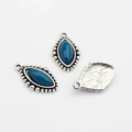 Details von Vintage-Marquise-Resin-Anhängern mit Perlenrand und gebürsteter Metallstruktur - Marineblau (17)