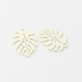Λήψη macro από κρεμ λευκά μενταγιόν φύλλων monstera με κούφιες φλέβες για κοσμήματα - Λευκό