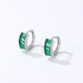 Minimalist silver hoop earrings with emerald green zircon and ribbed texture - Silver with Green Rhinestone