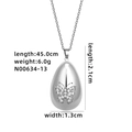 Dettaglio del ciondolo a goccia argento con intarsio in zircone e misure precise - Goccia d'Acqua Farfalla Argento (N00634-13)
