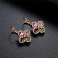 Orecchini a trifoglio colorati con gemme a goccia e cristalli di zirconia cubica - Trifoglio - Arcobaleno