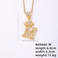 Collana lettera M dorata con corona in zirconi e catena a corda intrecciata - Lettera M (N00660-M)