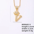 Collana hip hop placcata in oro con lettera V e corona in zirconi micro-pavé - Lettera V (N00660-V)