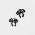 Detail van zwarte strikbedeltjes met parel en ophangringen voor doe-het-zelf sieraden - Zwart