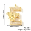 Ciondolo lettera E dorata con cristalli e dettaglio ape 3D su sfondo bianco - Solo Ciondolo-Lettera E (P5165C-E)