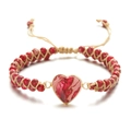 Pulsera tejida a mano con piedra de corazón roja, marco dorado y cordón ajustable - Rojo