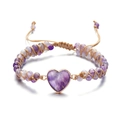 Pulsera tejida a mano con amatista en forma de corazón y detalles de cuentas púrpuras - Púrpura