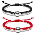 Dettaglio di braccialetti da baseball intrecciati regolabili con ciondolo a sfera - Baseball Rosso Bianco e Nero Bianco