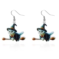 Orecchini di Halloween con gatto bianco stregone su scopa realizzati in materiale acrilico - Gatto Mago su Scopa (ER24Y0852-4)