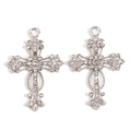 Vue détaillée de pendentifs croix en alliage argenté ornés de strass étincelants et perles - Croix Pleine de Strass Argenté (px1189-2)