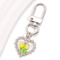 Dettaglio del portachiavi a cuore argento con strass lucidi e ciondoli a tulipano - Stile Tulipano Giallo (px1287-2)