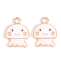 Détail de breloques méduse blanches avec bords dorés pour la création de bijoux DIY - Style Méduse Blanche (px1242-6)