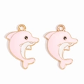 Vue détaillée des breloques dauphin roses et blanches pour la création de bijoux DIY - Style Dauphin Rose Blanc (px1242-18)