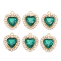 Lot de 6 pendentifs cœur dorés avec cristaux vert émeraude et strass blancs - Cœur à Bordure Pavée Vert (px1311-28)