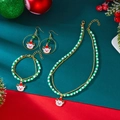 Dettaglio del set di gioielli natalizi con ciondolo cervo e perle colorate - Stile Renna Verde Bianco (#1)