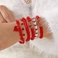 Bohemian gelaagde armbandset in rood en parelwit met gouden hartvormige bedels - Rood Gefacetteerd Hart Stijl (BR25Y0741-2)