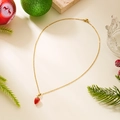 Collier doré en acier inoxydable avec un pendentif réaliste en forme de fraise rouge - Fraise Rouge Brillante (NC25Y1123)