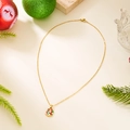 Collier de Noël doré avec pendentif boîte cadeau émaillé et décorations festives - Style Boîte Cadeau de Noël (NC25Y1136)