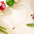 Collier à pendentif chaussette de Noël doré avec détails en émail rouge et vert - Chaussette de Noël à Carreaux (NC25Y1138)