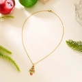Collier pendentif sapin de Noël en finition dorée avec détails en émail rouge et vert - Sapin de Noël Rouge Vert (NC25Y1143)