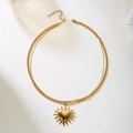 Collar bohemio dorado de doble capa con colgante de corazón y sol con cadena ajustable de acero - Colgante Corazón Sol Doble Capa / Girasol Corazón