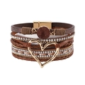 Boheems meerlaags wikkelarmband met hartbedeltje en magneetsluiting op witte achtergrond - Donkerbruin (SZ00116-6)