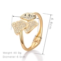Macro detail of gold ginkgo leaf bracelet with rhinestones showing 6.0cm diameter - Gold Ginkgo Leaf Rhinestone Style (SZ60311)
