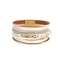 Détail du bracelet multicouche en cuir blanc avec barres dorées et cristaux étincelants - Style Blanc (SZ00196-5)
