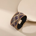 Detalle de brazalete bohemio con cuentas, cristales púrpuras y cierre magnético dorado - Estilo de piedra con cierre de oro púrpura (SZ00061-7)