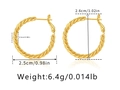 Detailansicht goldener Creolen mit Seilstruktur, Maßen 2,5 cm und Gewicht 6,4 g - Spiraltextur Goldring-Stil (KE0908-2 Klein) / 18K-Gold