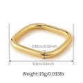 Detail van de vierkante gouden armband met afmetingen van 9,3 cm breed en 0,82 cm dik - Goud Afgeronde Vierkante Stijl (AB0025-1)