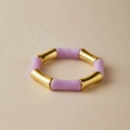 Schickes Bambus-Armband mit goldfarbenen Metallsegmenten und lila Marmor-Harz-Teilen - Violetter Marmor-Stil (AB0010-10)