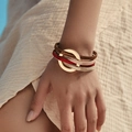 Bracelet bohème multicouche en marron et rouge avec anneaux métalliques dorés entrelacés - Rouge-Brun (SZ00371-10)
