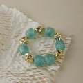 Bracelet moderne en résine marbrée vert menthe avec des perles en métal doré irrégulier - Marbre Vert Menthe (AB0050-9)