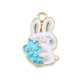 Pendentif lapin mignon en émail avec nœud rose et carotte bleue en métal doré - Lapin Carotte Bleu