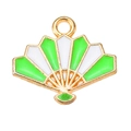 Vue détaillée du pendentif en forme d'éventail émaillé vert pour bijoux DIY - Vert