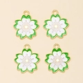Detail van vier groene kersenbloesem hangers van emaille met goudkleurige metalen rand - Groen-Witte Gradiënt Sakura Hanger (px0831-6)