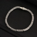Elegante pulsera de malla metálica plateada con anillos y cierre magnético de bola - Color acero