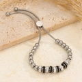 Pulsera ajustable de cuentas de acero inoxidable con detalles de anillos con diamantes - Acero + Negro