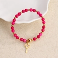 Kralenarmband in roze en rozerood met gouden sleutelhanger en metalen tussenkralen - Rozerode Kralen Sleutel Hanger (09)