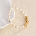 Handgemaakte kralenarmband met witte parels en gouden accenten in elegante stijl - Elegante Parel en Gouden Kralen Mix Stijl (10)
