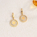 Franse vintage gouden titanium stalen oorbellen met strass munt hanger en reliëf - Geplaveide Strass Portret Gouden Munt Stijl (28 Goud)