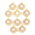 Détail de 10 pendentifs en alliage doré avec perles blanches et strass étincelants - Style Grille Ronde (px1045-11)