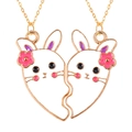 Detail van BFF-kettingen met goudkleurige magnetische hartvormige konijnhangers - Cartoon Rabbit Heart Splicing Style