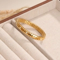 Pulsera elástica de acero de titanio dorado con circonitas blancas estilo vintage de lujo - Estilo con Diamante Cuadrado Pequeño / Dorado